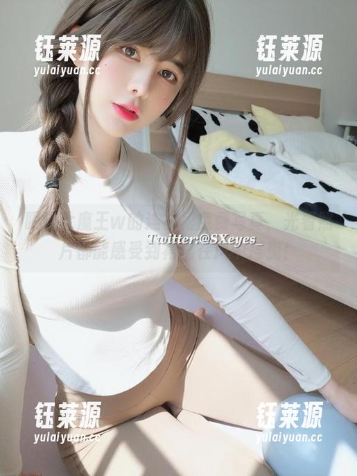 眼酱大魔王w的连衣裙免费写真，光看照片都能感受到裙摆在风中摇曳！