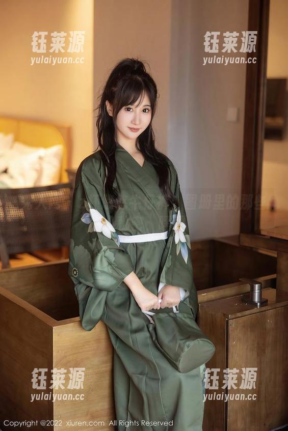 秀人网 - z杯悠悠牛仔裤：图册里的那些小秘密，嘿嘿