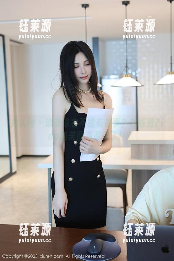 秀人网 - 谁说泳衣不能有故事？战姝羽Zina的美图资源来了！