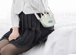 秀人网 – 看朱可人的全套职场制服，仿佛一瞬间就能打破玻璃天花板，老板见了都想请吃饭！
