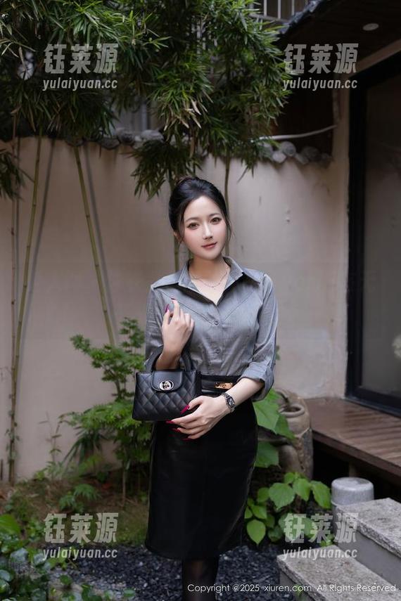 秀人网 - 泳衣是美图，林昔予yorki在无圣光下的夏日梦境！