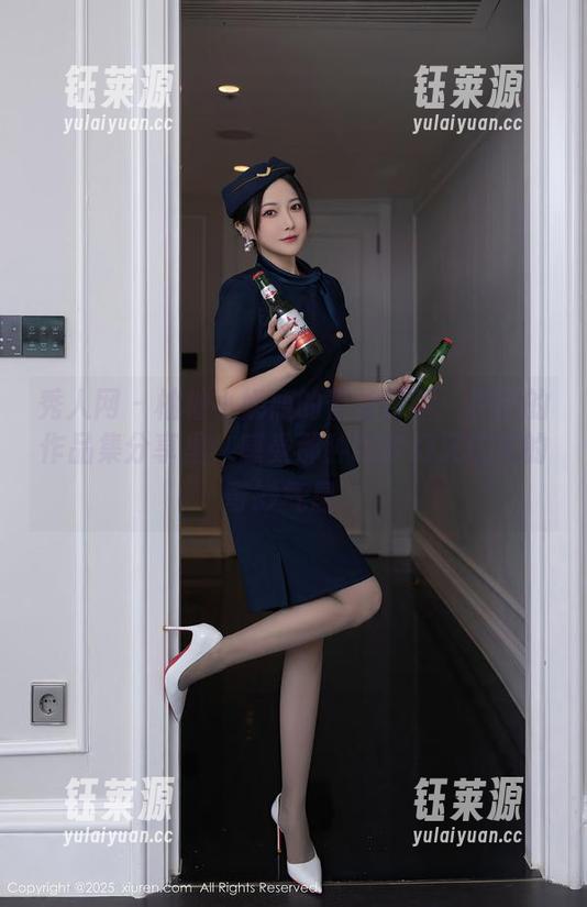 秀人网 - 柚柚小奶瓶的蕾丝冒险：在她的作品集分享里，感受那种既梦幻又现实的奇妙气息。