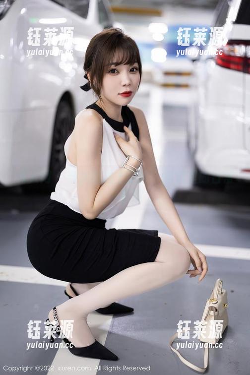 秀人网 - 当美图遇上甜妮：图包里的日常小喜剧