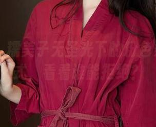 秀人网 – 糯美子无圣光下的粉色条纹三点式，看看谁能拒绝？