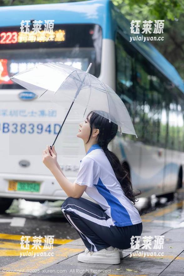 秀人网 - 皮衣控看过来：美七写真绝对让你的壁纸滋生妄想！