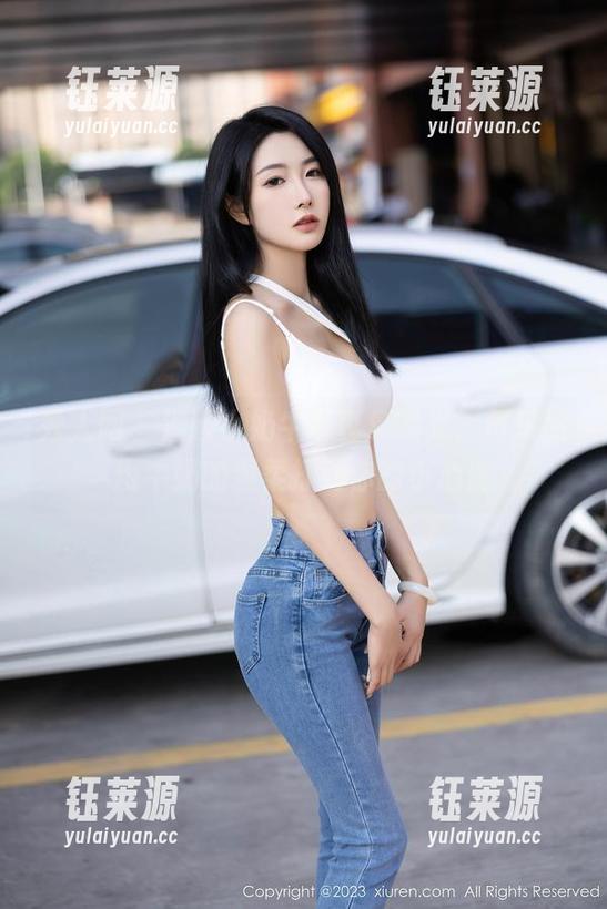 秀人网 - 温顺小奶牛写真集曝光，黄乐然用牛奶的温柔打动你的小心脏