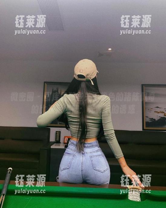 微密圈 - 图库里那些关于粉色的猪陈佩奇的比基尼秘密：光影下的诱惑