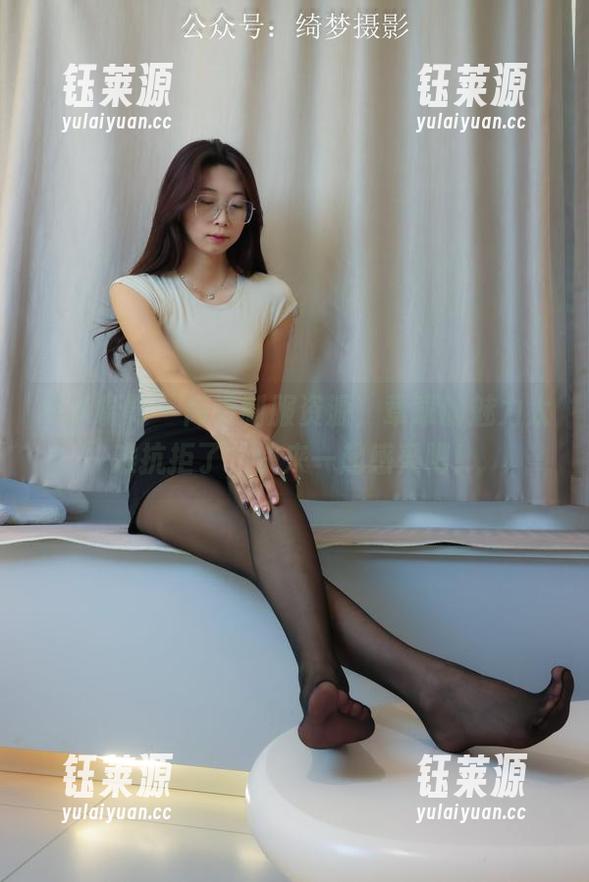 绮梦摄影 - 高清制服资源，章章的魅力太难抗拒了，快来一起感受吧！