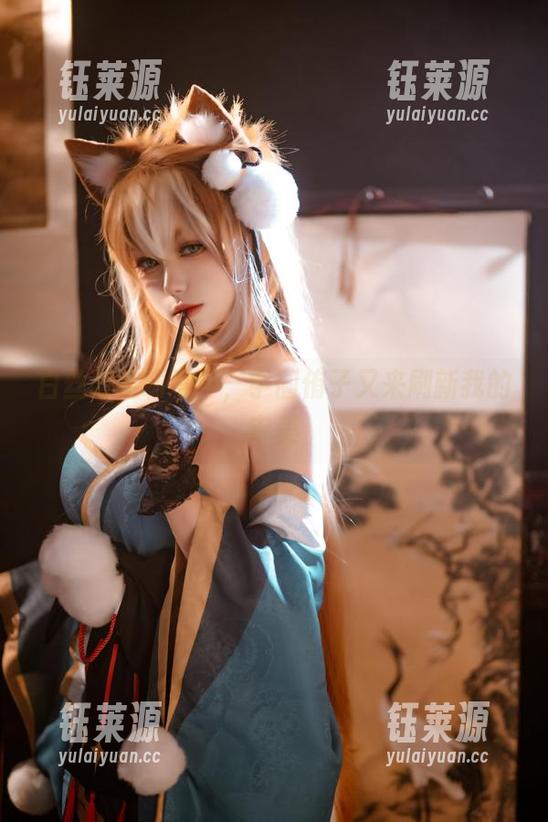 白丝与定制写真，芋圆侑子又来刷新我的审美