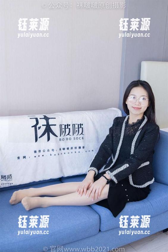 袜啵啵 - 小甜豆写真：白色堆堆丝袜，满屏都是‘修炼成精’的风味！