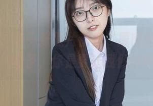 袜啵啵 – 每一张照片都是“厚肉丝”的召唤：稚予，你是要让我们饿吗？