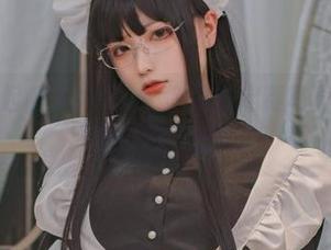自拍大师起起子vvvv：你见过定制写真中的“别致滑稽”吗？