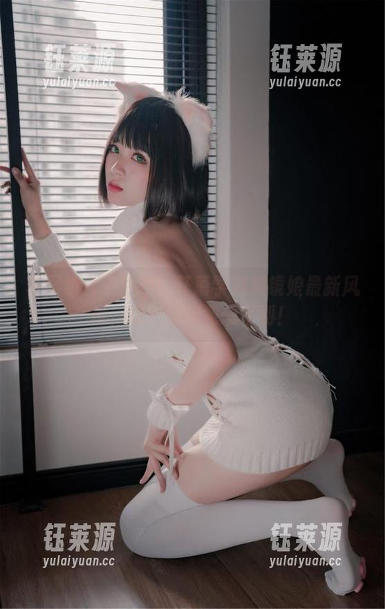 套图瘾君子注意！轩萧学姐眼镜娘最新风格，绝对让你意想不到！
