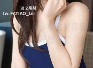 迷之呆梨泳池图包：看她如何和水花亲密接触