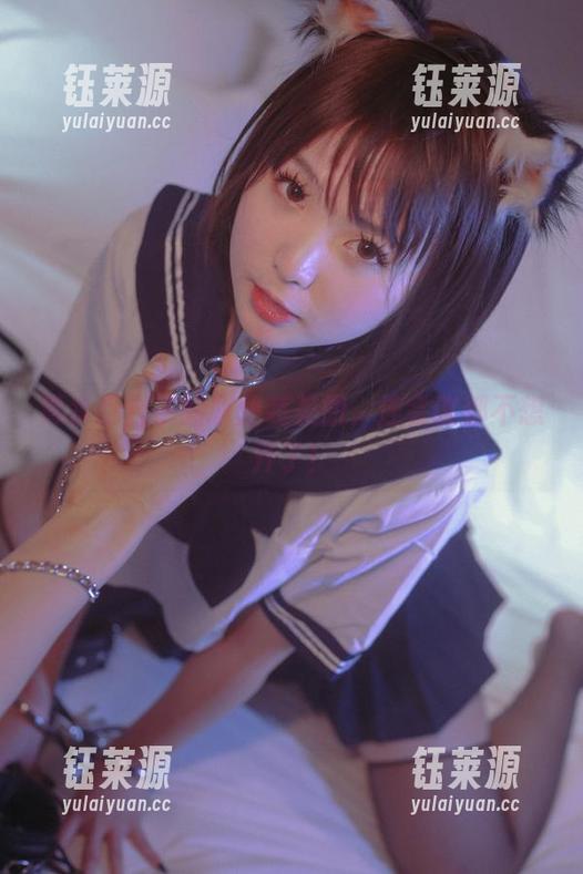 青水百合子的职业装美图，连会议都不想开了！