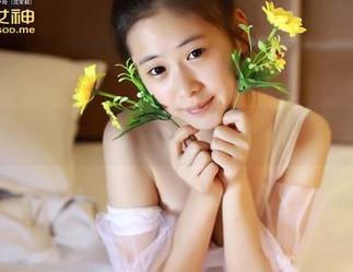 青豆客 – 黄歆苑chobits的无圣光写真，礼服比我更懂自己