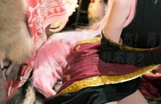 高扬2号本的写真集又有新动态！青青子Js的最新更新，你敢不看？