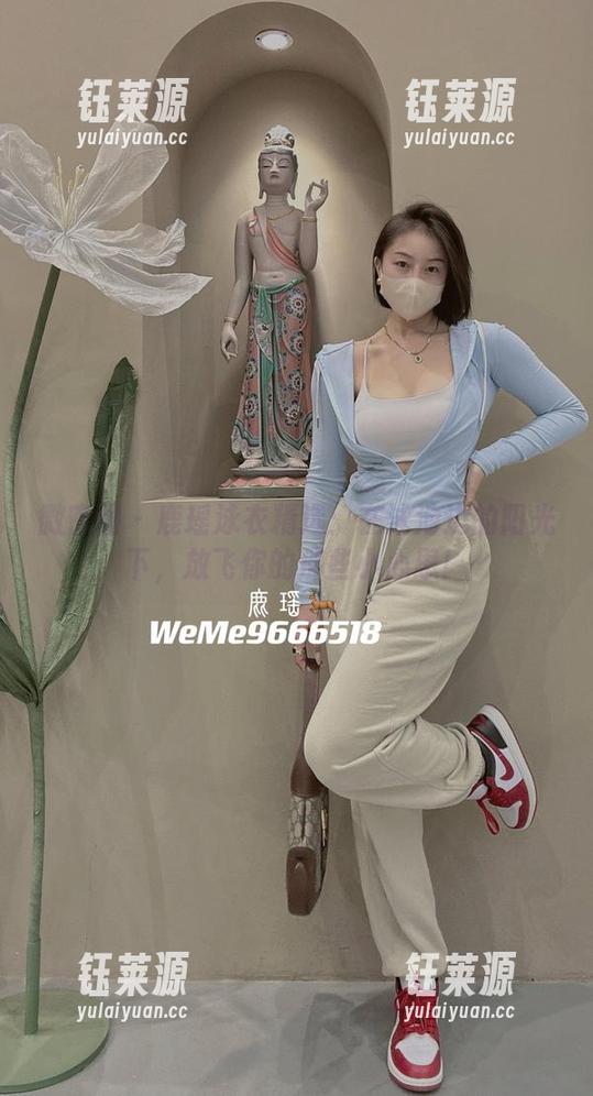 鹿瑶 微密圈 - 鹿瑶泳衣精选:在泳池边的阳光下,放飞你的那些小心思!